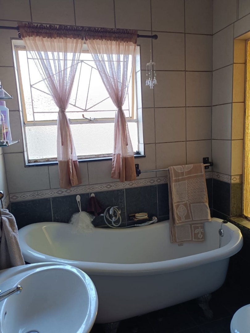 4 Bedroom Property for Sale in Fichardt Park Free State